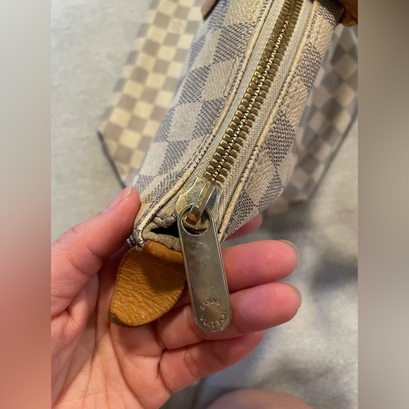 Louis Vuitton Bag - Picture 8 of 16